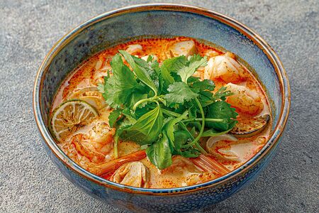 Том Ям с морепродуктами и клейким рисом