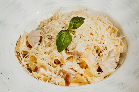 Паста с подкопчённым филе индейки и сыром Дор Блю