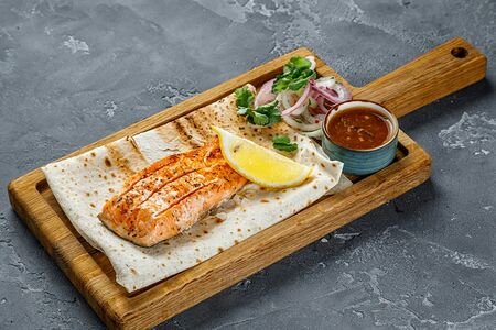 Стейк из лосося