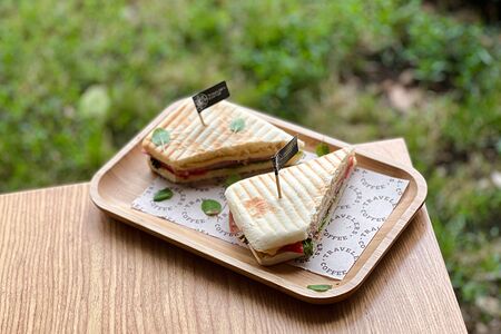 Панини с ветчиной и сыром