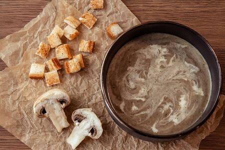 Крем-суп из лесных грибов