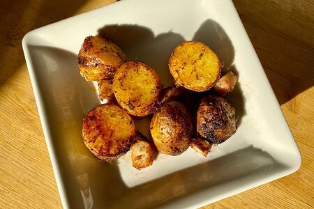 Картофель с салом на мангале