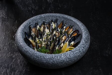 Мидии в сливочном соусе