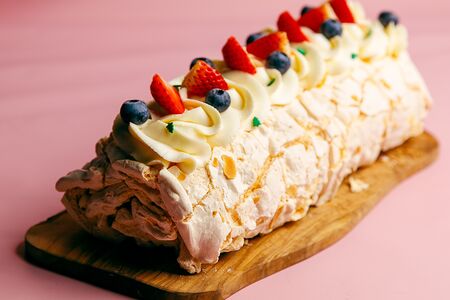 Меренговый рулет 