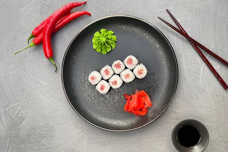Мини-ролл с тунцом