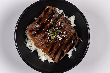 Ланч с говядиной Якинику