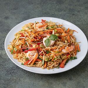 Пшеничная лапша с креветками