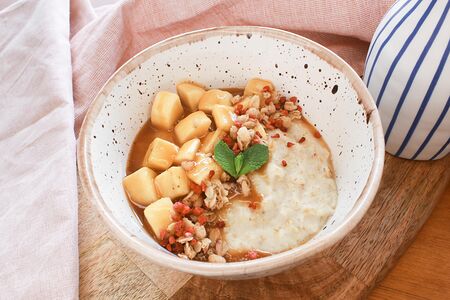 Каша овсяная с бананом в сливочной карамели