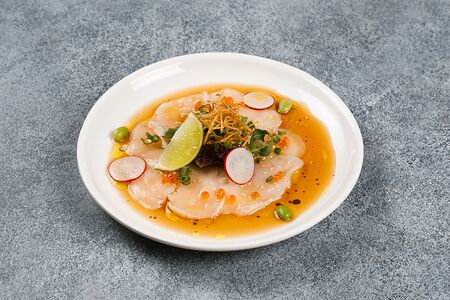 Карпаччо из гребешка в шисо соусе