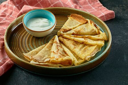 Блины со сметаной