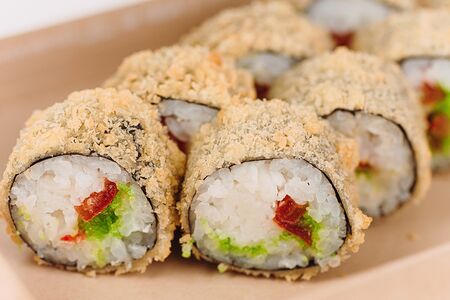 Горячий ролл с крабом