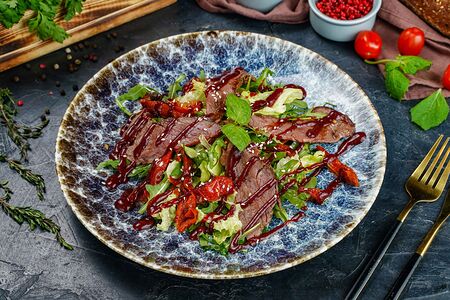 Салат с Ростбифом