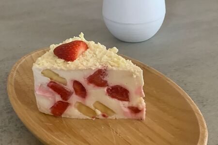 Творожно-йогуртовый десерт (кусочек торта)