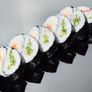 Фирменный ролл Инь ян