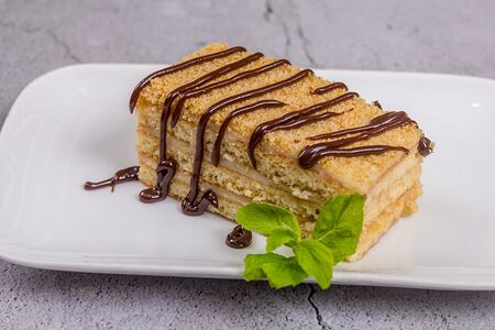 Пирожное Медовое