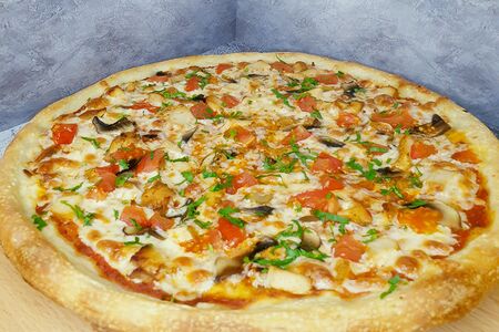 Пицца куриная с грибами