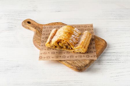 Штрудель с яблоком