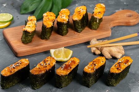 Суши с мидией