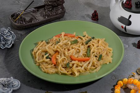 Соба и удон с курицей микс