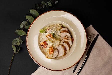 Цезарь с курицей