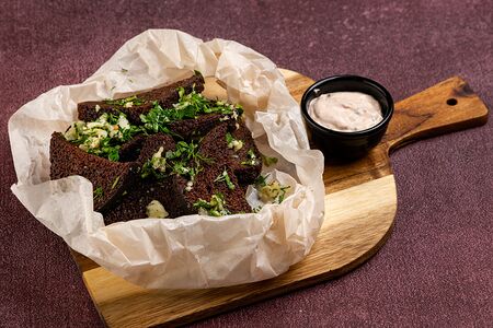 Гренки чесночные