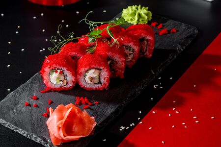 Ролл Калифорния с угрем