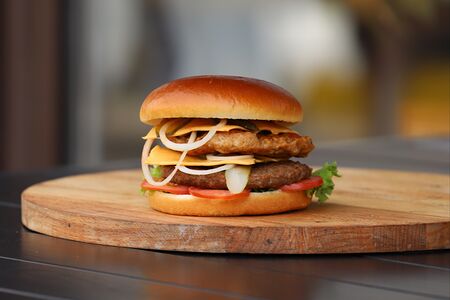 Бургер фирменный