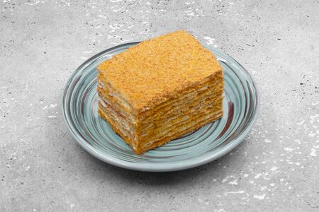 Пирожное Медовик