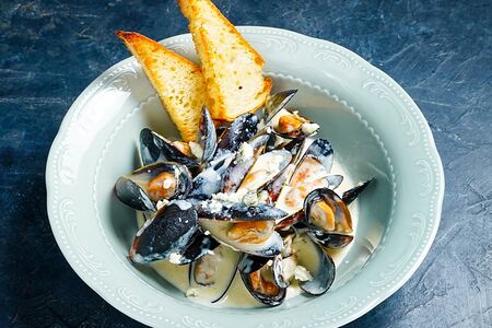 Мидии в соусе горгондзола