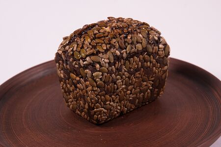 Ржаной с семечками и черносливом 