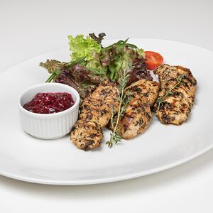 Филе индейки с клюквенным соусом