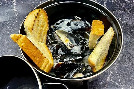 Мидии в соусе Дор-Блю