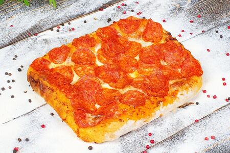 Римская пицца Двойная пепперони