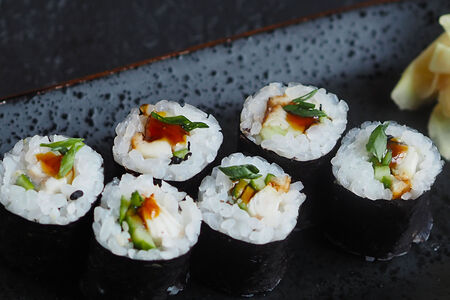 Маки ролл с угрем