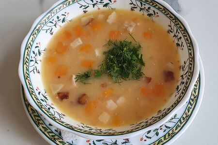 Суп гороховый с копченостями