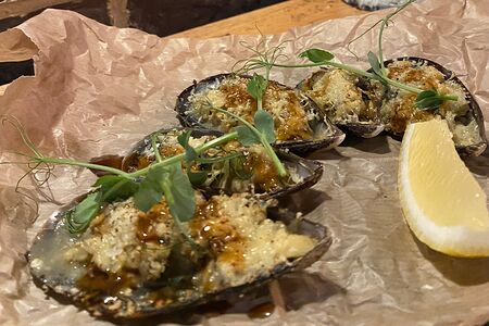 Запечённые мидии под сыром