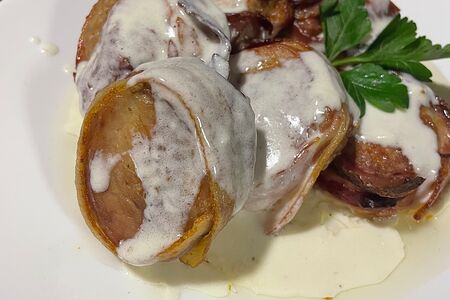 Медальоны из cвинoй вырезки с беконом