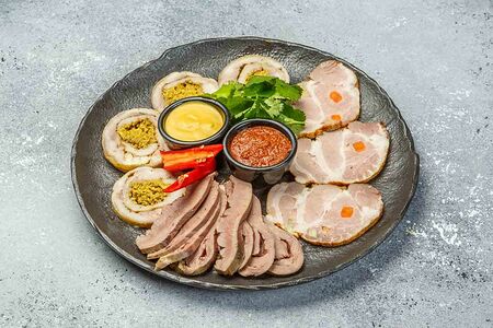 Тарелка с мясом