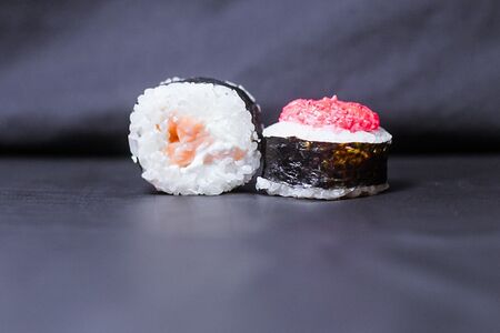 Запеченный ролл лосось и креветка