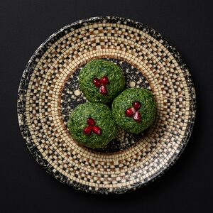 Шпинат с грецкими орехами