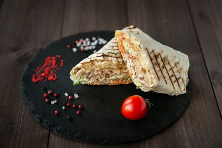 Шаурма в тонком лаваше