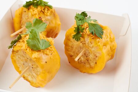 Кукуруза элоте с сырным соусом