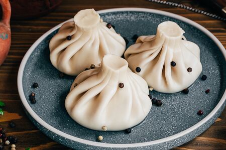 Хинкали со свининой и говядиной 