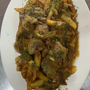 Говядина, обжаренная с картофелем и луком