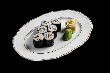 Ролл с угрём