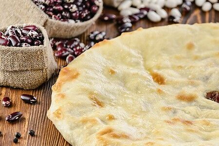 Осетинский пирог с фасолью