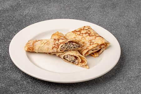 Блины с курицей и грибами