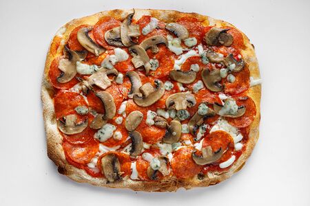 Пицца Пепперони трюфельная стандартная