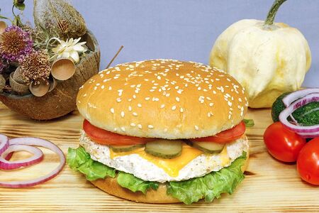 Чикен-чиз бургер