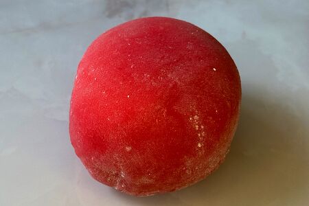 Мотти с вишней